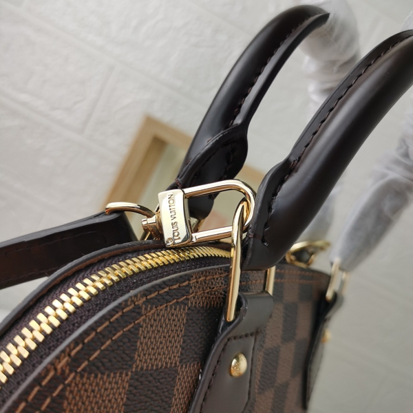 ルイヴィトンバッグ素材ディテール